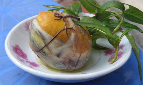 Trứng ung - ăn để bổ dương: Hãy đi hỏi mấy bà về tác dụng! - ảnh 2